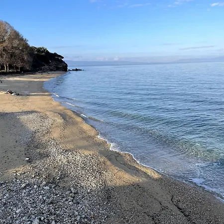 Апартаменты Lovely By The Sea